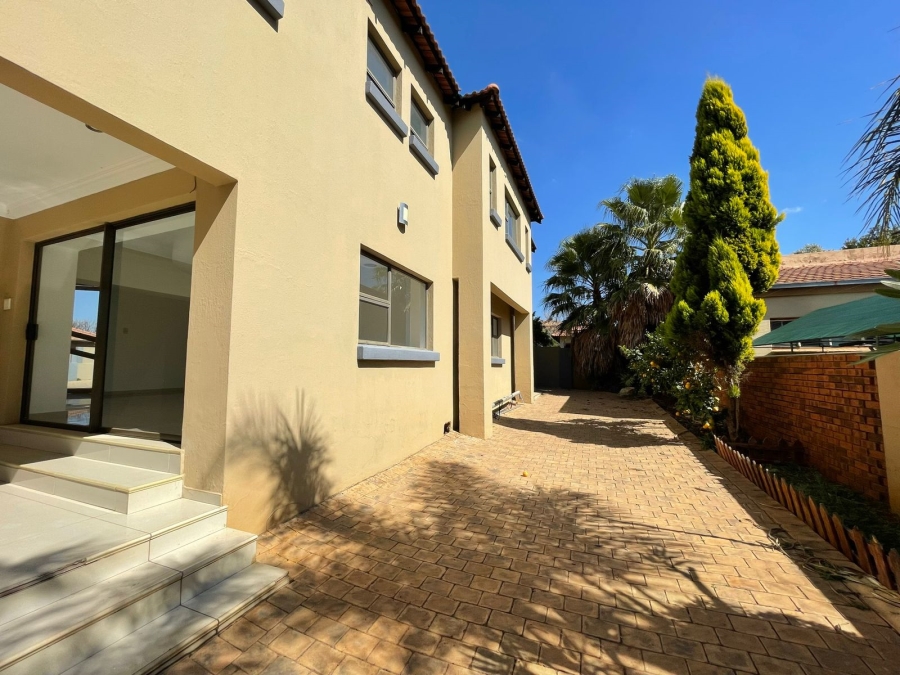 4 Bedroom Property for Sale in Birdwood Estate North West